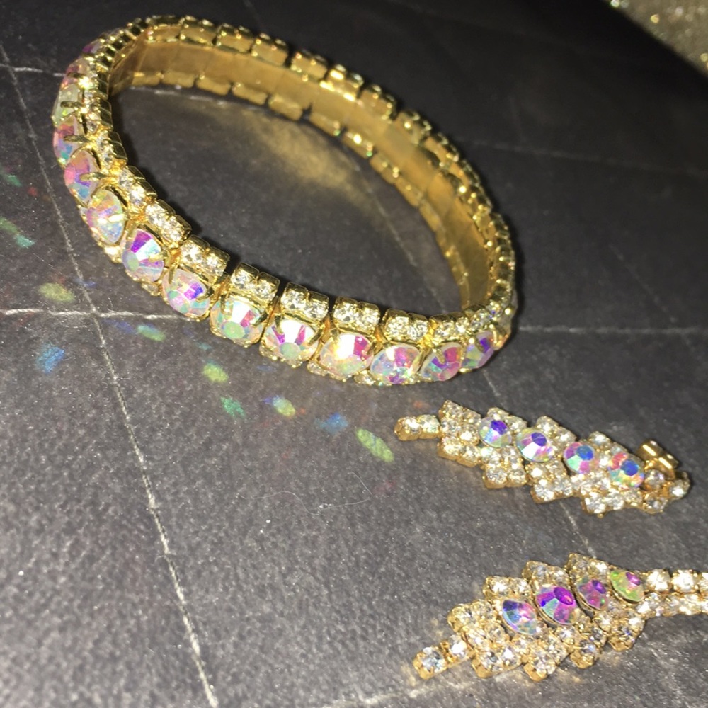 GOLD IRIDESCENT BRACELET AND EARRINGS